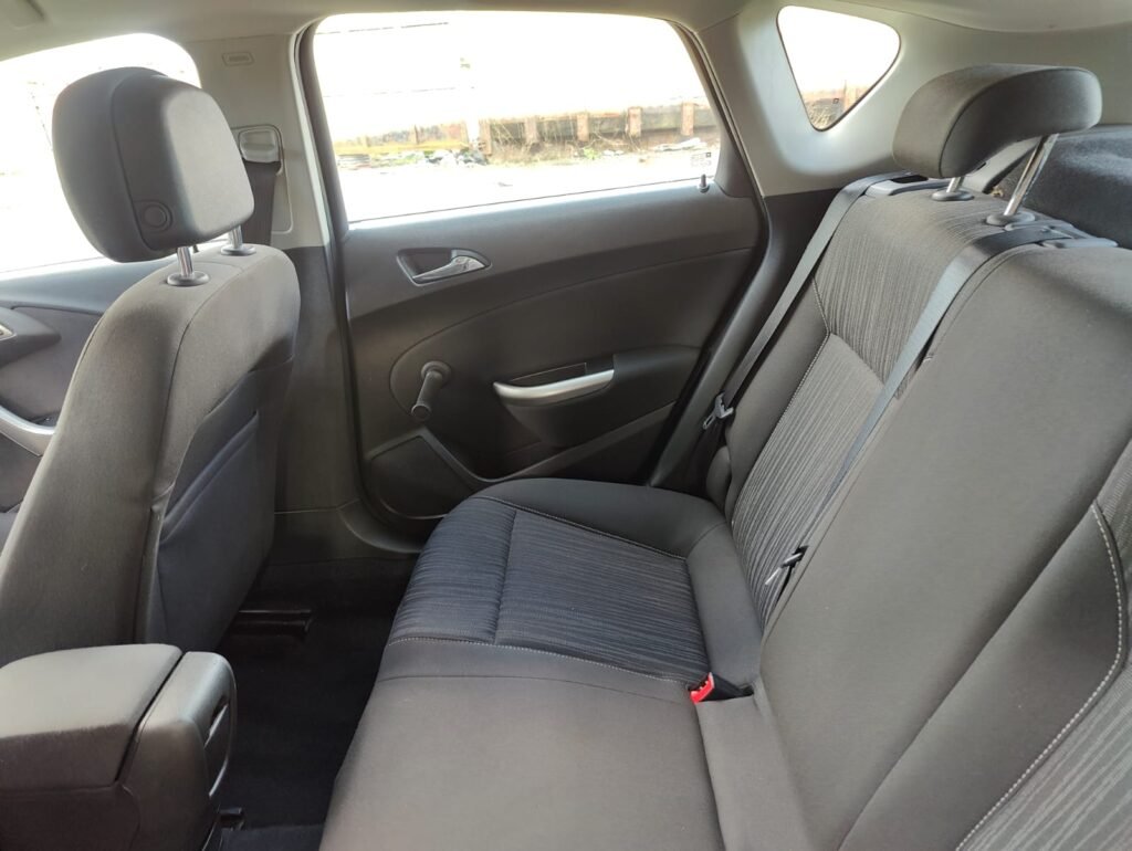 2011 VAUXHALL ASTRA 1.4i 16V Exclusiv 5dr