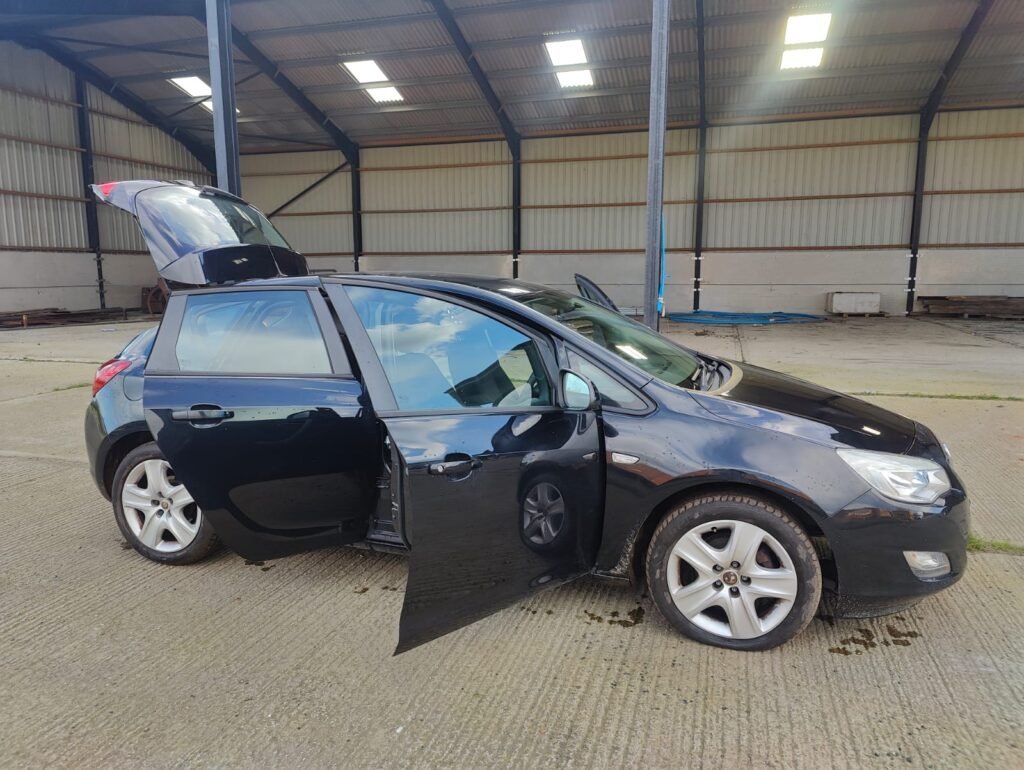 2011 VAUXHALL ASTRA 1.4i 16V Exclusiv 5dr