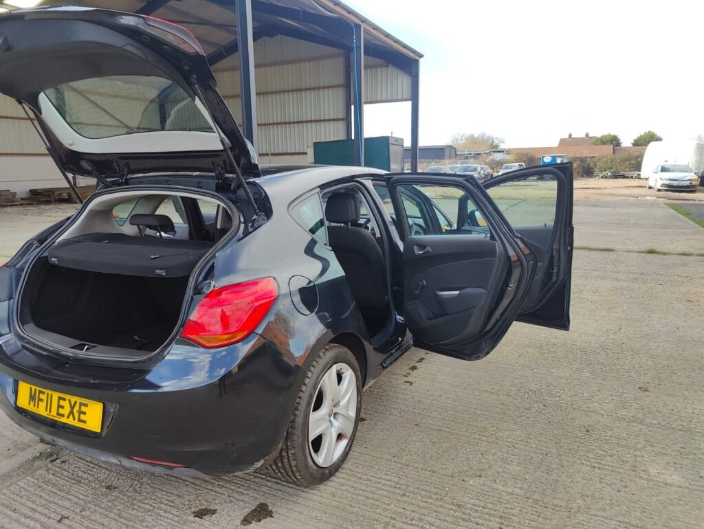 2011 VAUXHALL ASTRA 1.4i 16V Exclusiv 5dr