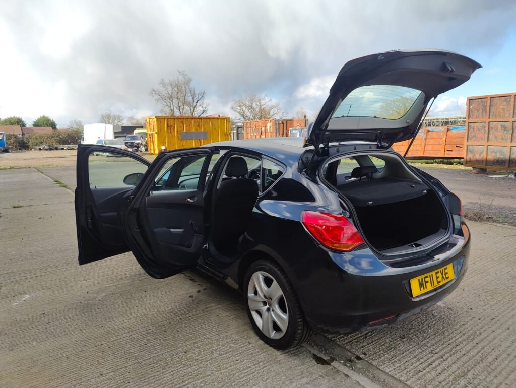 2011 VAUXHALL ASTRA 1.4i 16V Exclusiv 5dr