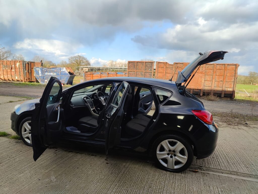 2011 VAUXHALL ASTRA 1.4i 16V Exclusiv 5dr