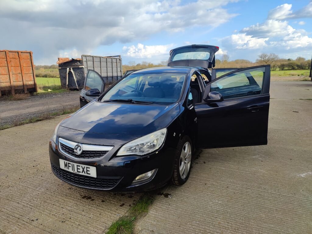 2011 VAUXHALL ASTRA 1.4i 16V Exclusiv 5dr