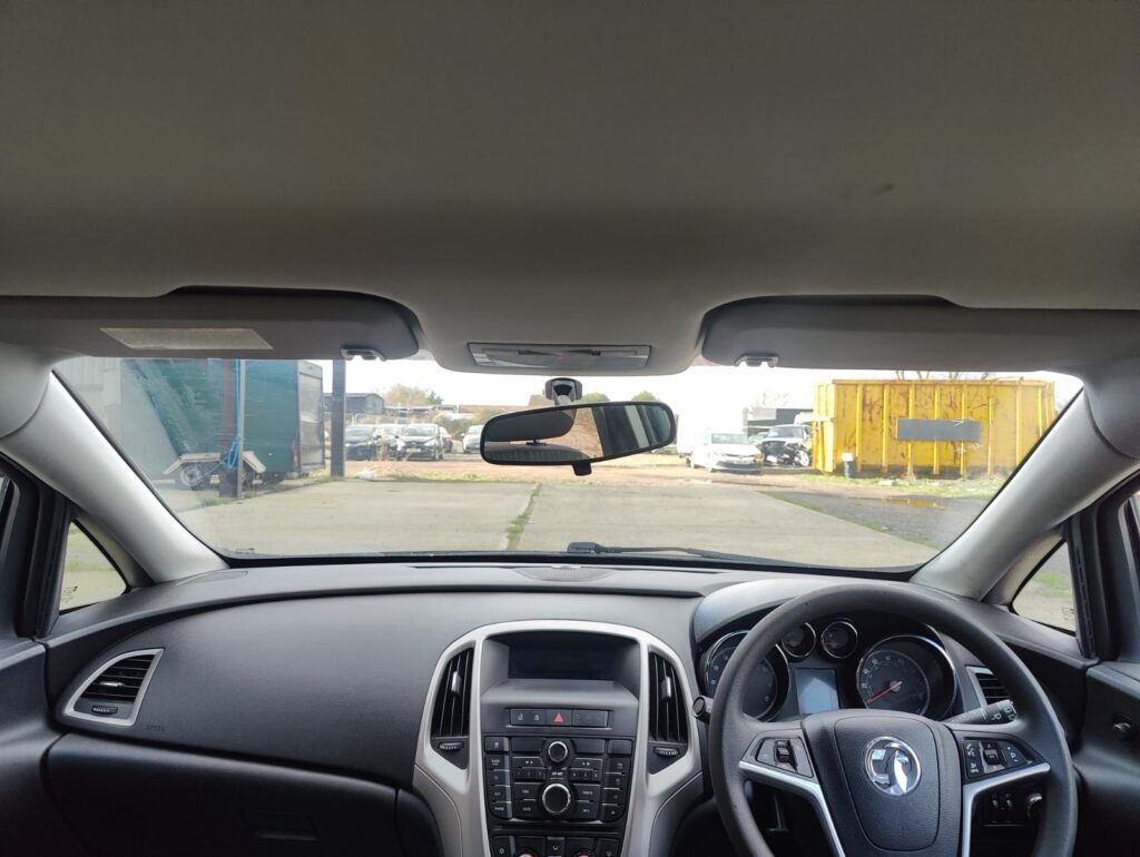 2011 VAUXHALL ASTRA 1.4i 16V Exclusiv 5dr