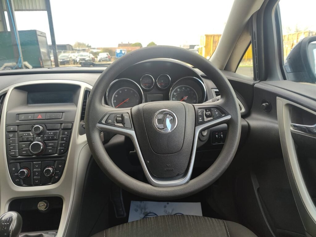 2011 VAUXHALL ASTRA 1.4i 16V Exclusiv 5dr