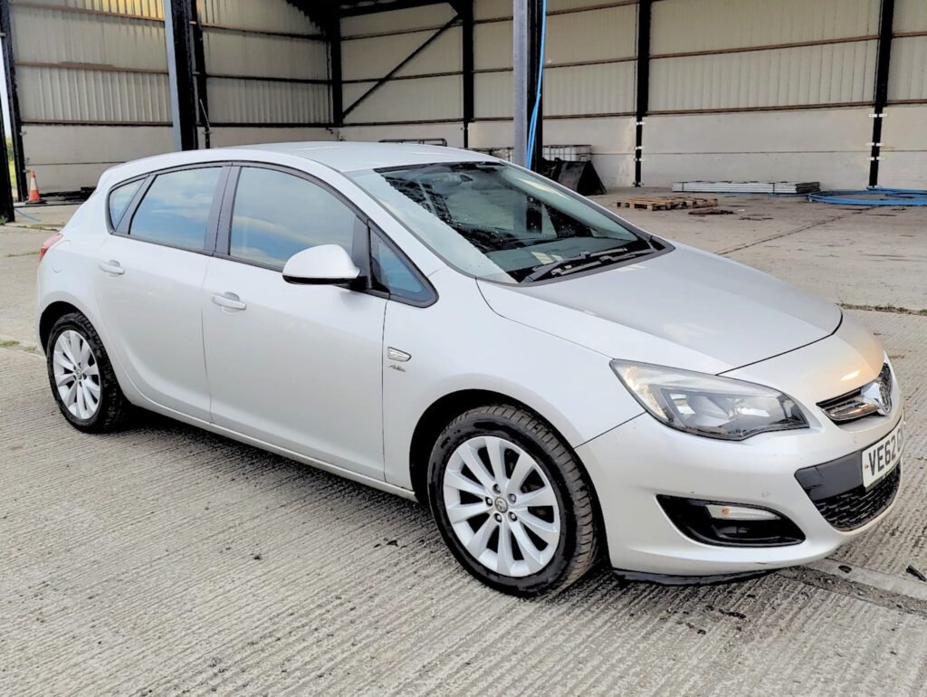 2012 Vauxhall Astra 1.6i 16V Active 5dr