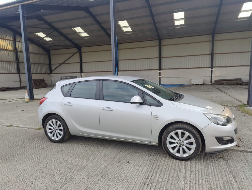 2012 Vauxhall Astra 1.6i 16V Active 5dr