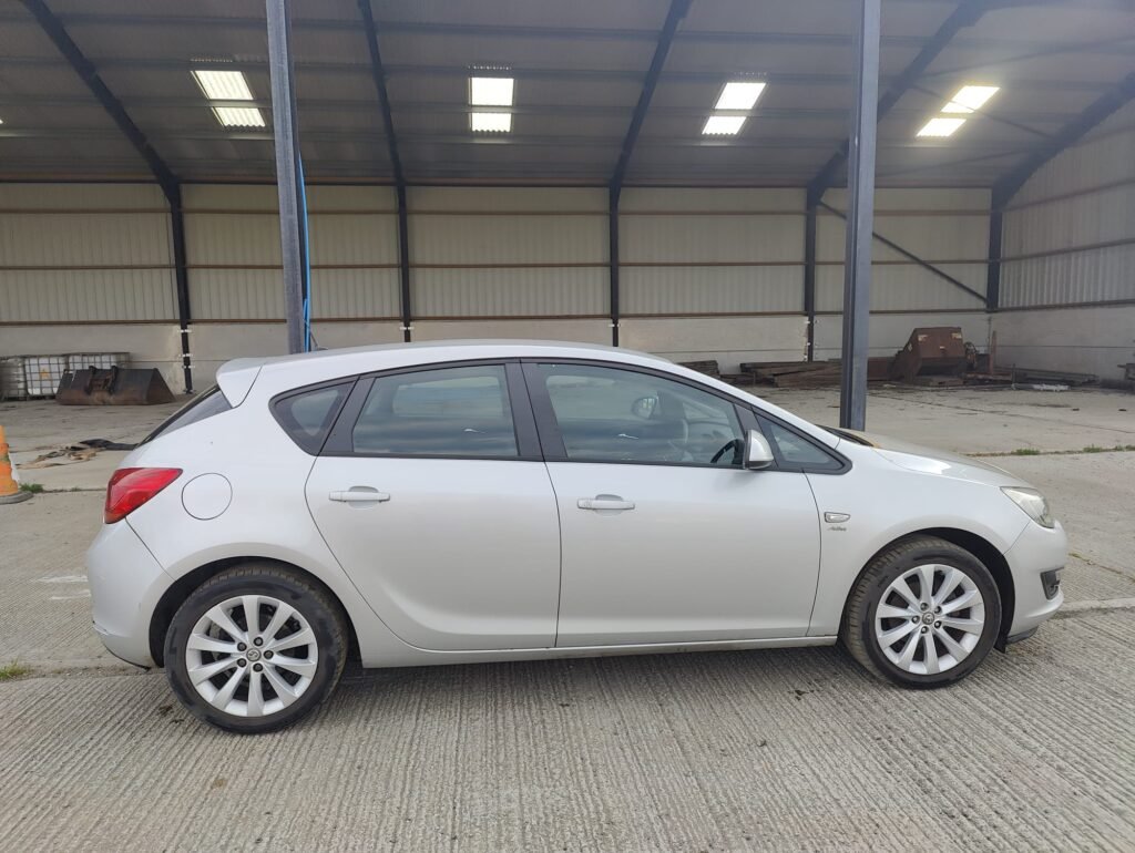 2012 Vauxhall Astra 1.6i 16V Active 5dr