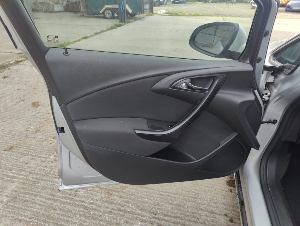 2012 Vauxhall Astra 1.6i 16V Active 5dr