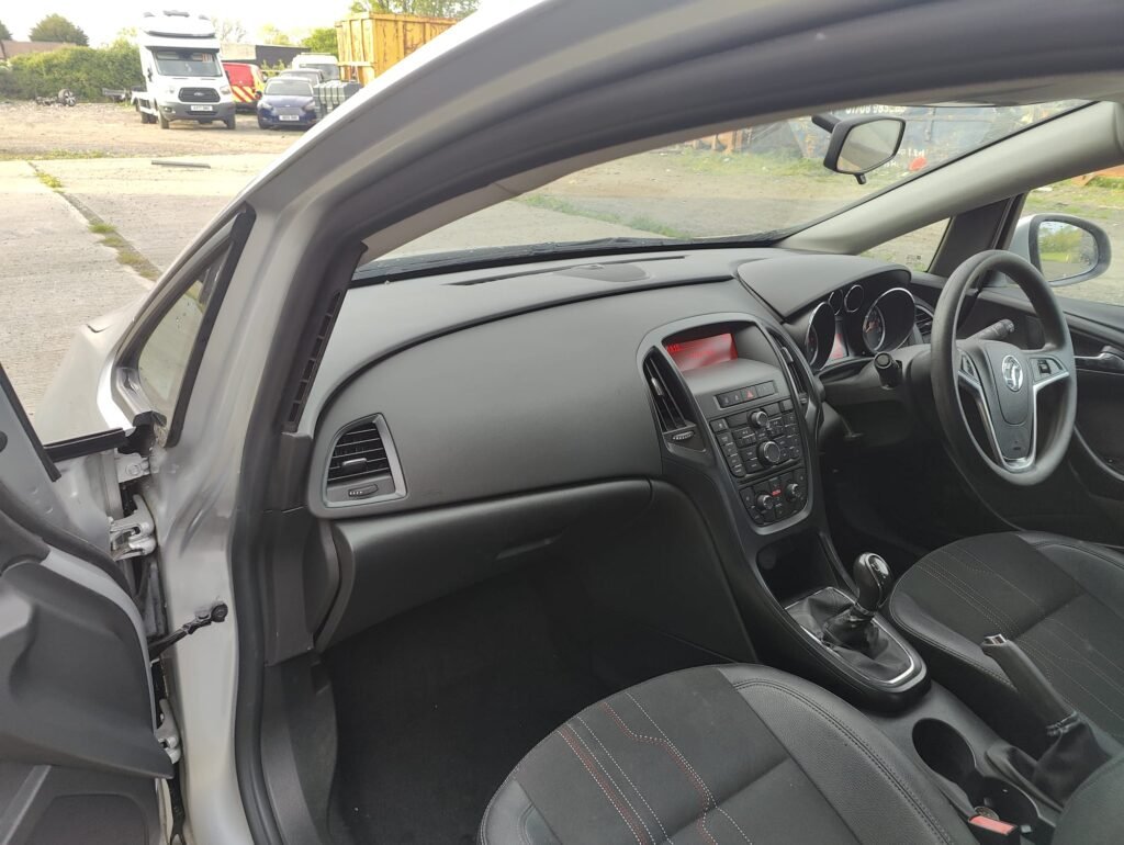 2012 Vauxhall Astra 1.6i 16V Active 5dr