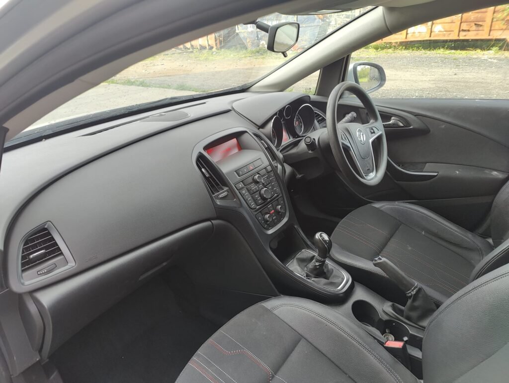 2012 Vauxhall Astra 1.6i 16V Active 5dr