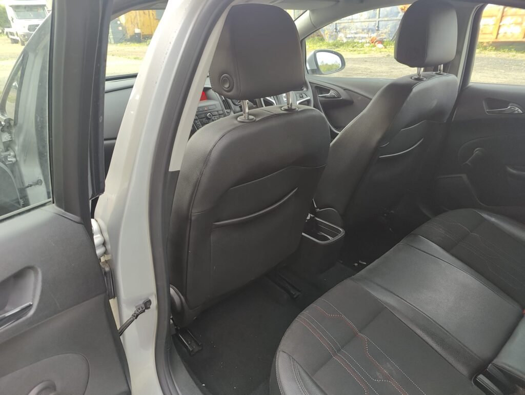 2012 Vauxhall Astra 1.6i 16V Active 5dr