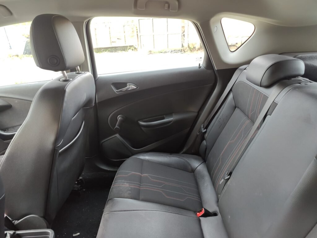 2012 Vauxhall Astra 1.6i 16V Active 5dr