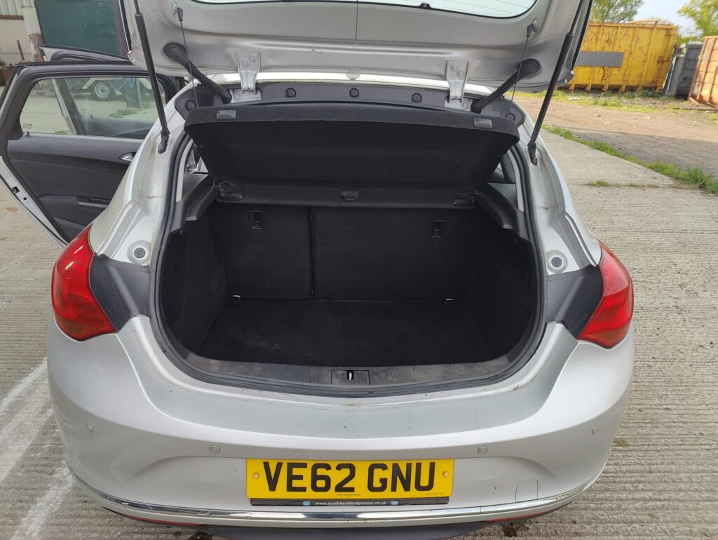 2012 Vauxhall Astra 1.6i 16V Active 5dr