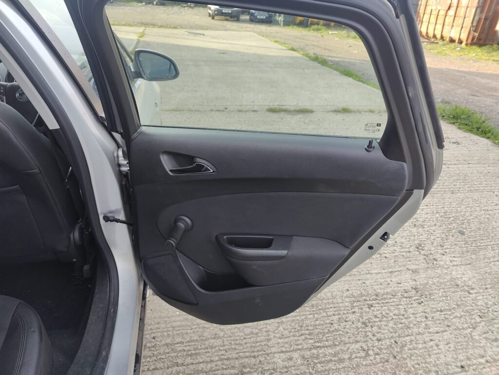 2012 Vauxhall Astra 1.6i 16V Active 5dr