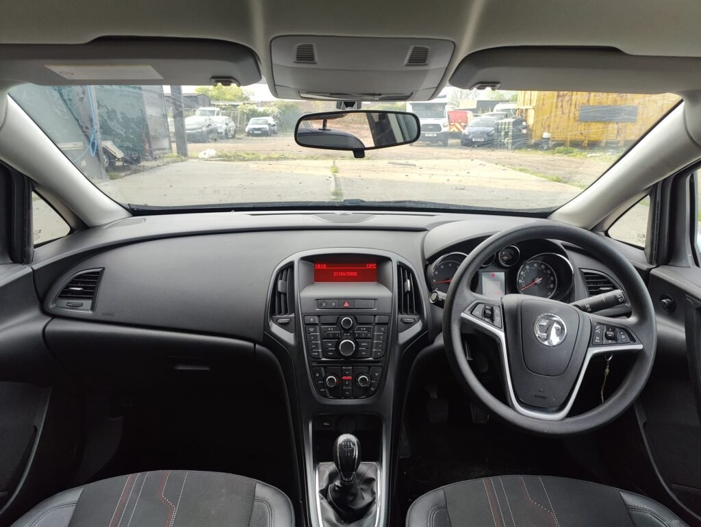2012 Vauxhall Astra 1.6i 16V Active 5dr