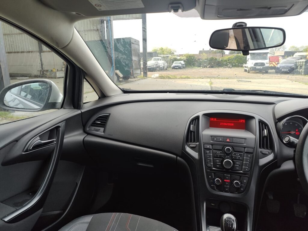 2012 Vauxhall Astra 1.6i 16V Active 5dr