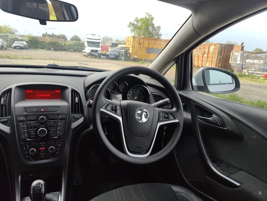 2012 Vauxhall Astra 1.6i 16V Active 5dr