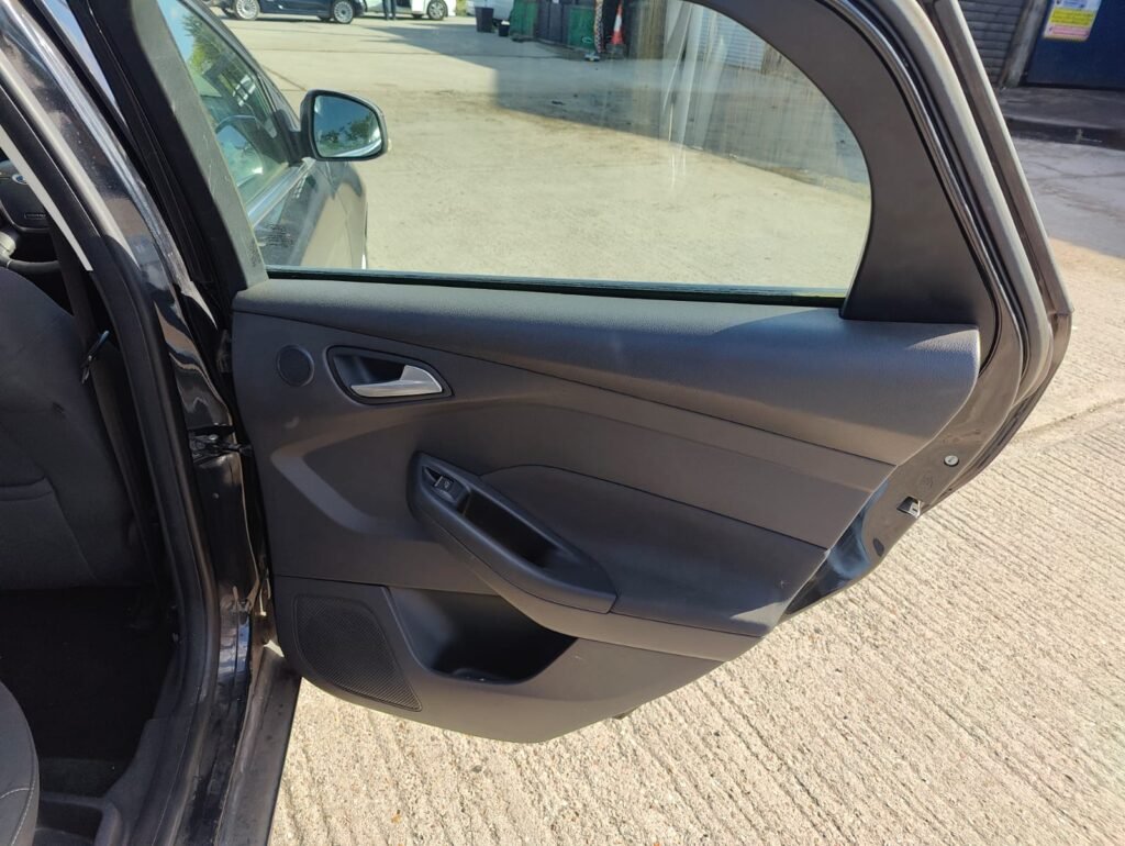 2012 Ford Focus 1.0T EcoBoost Titanium Hatchback 5dr