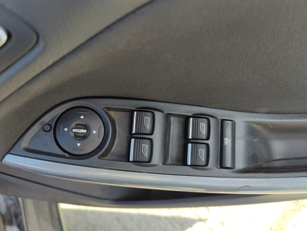 2012 Ford Focus 1.0T EcoBoost Titanium Hatchback 5dr