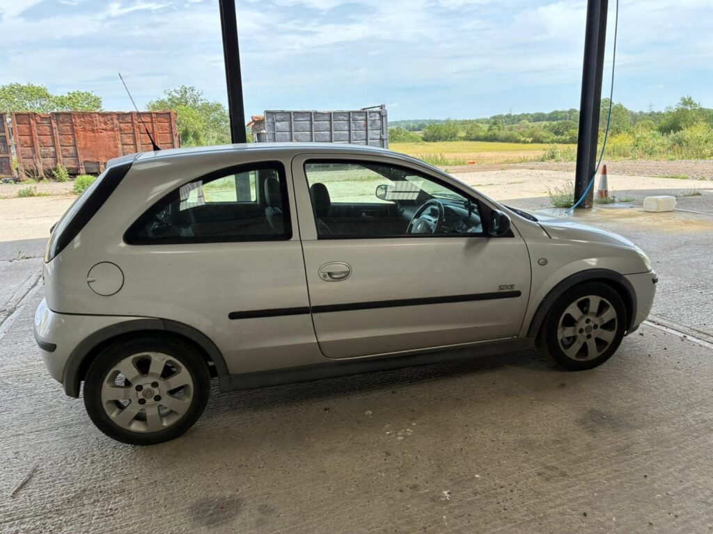 2005 Vauxhall Corsa 1.2i 16v SXi 3dr