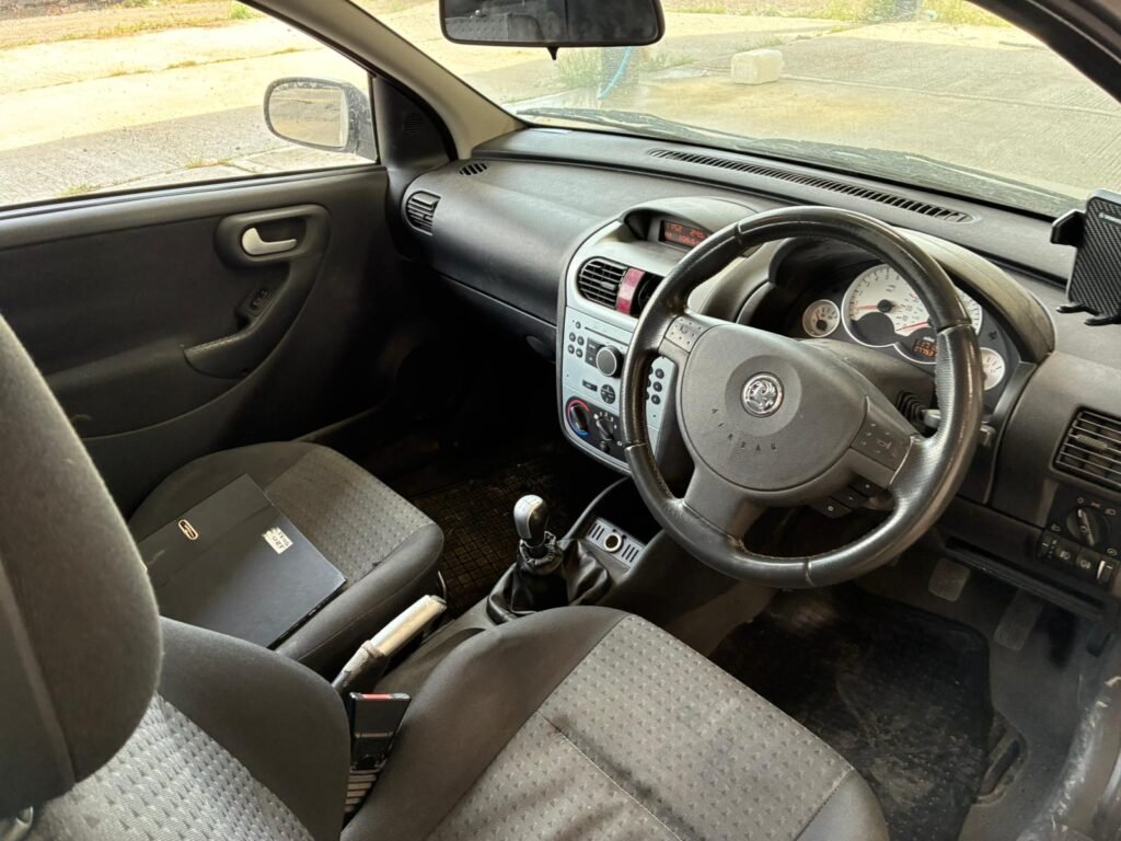 2005 Vauxhall Corsa 1.2i 16v SXi 3dr