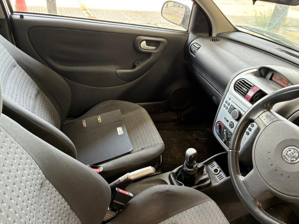 2005 Vauxhall Corsa 1.2i 16v SXi 3dr