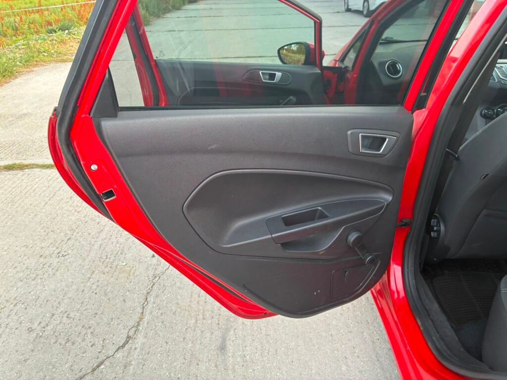 2016 Ford Fiesta 1.6 TDCi ECOnetic Style Euro 5 (s/s) 5dr