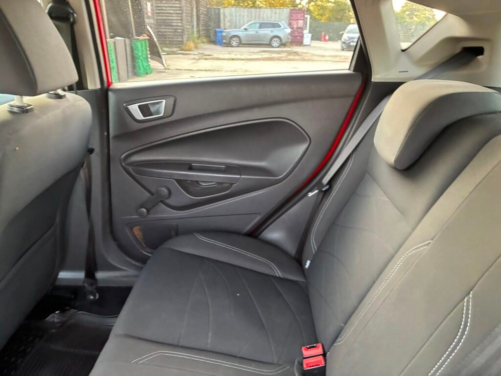 2016 Ford Fiesta 1.6 TDCi ECOnetic Style Euro 5 (s/s) 5dr