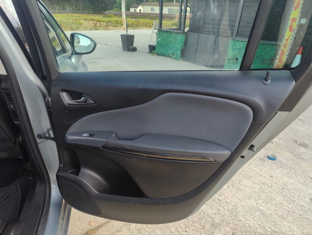 2014 Vauxhall Zafira Tourer SE T Auto